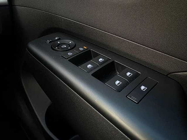 Hyundai KONA 65.4kWh Advance Auto 5dr