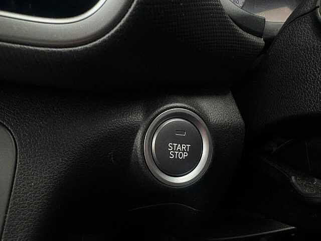 Hyundai KONA 39kWh SE Connect Auto 5dr (10.5kW Charger) Red