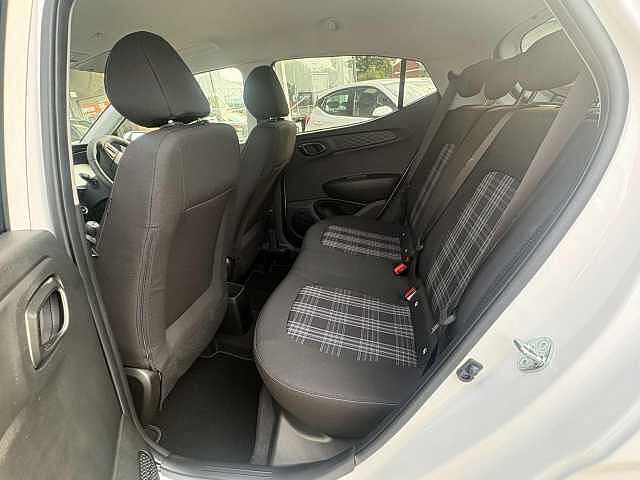 Hyundai i10 1.2 Premium Euro 6 (s/s) 5dr